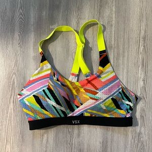Victoria’s Secret VSX Sport rainbow refracted geo lightweight sports bra 32B 🌈